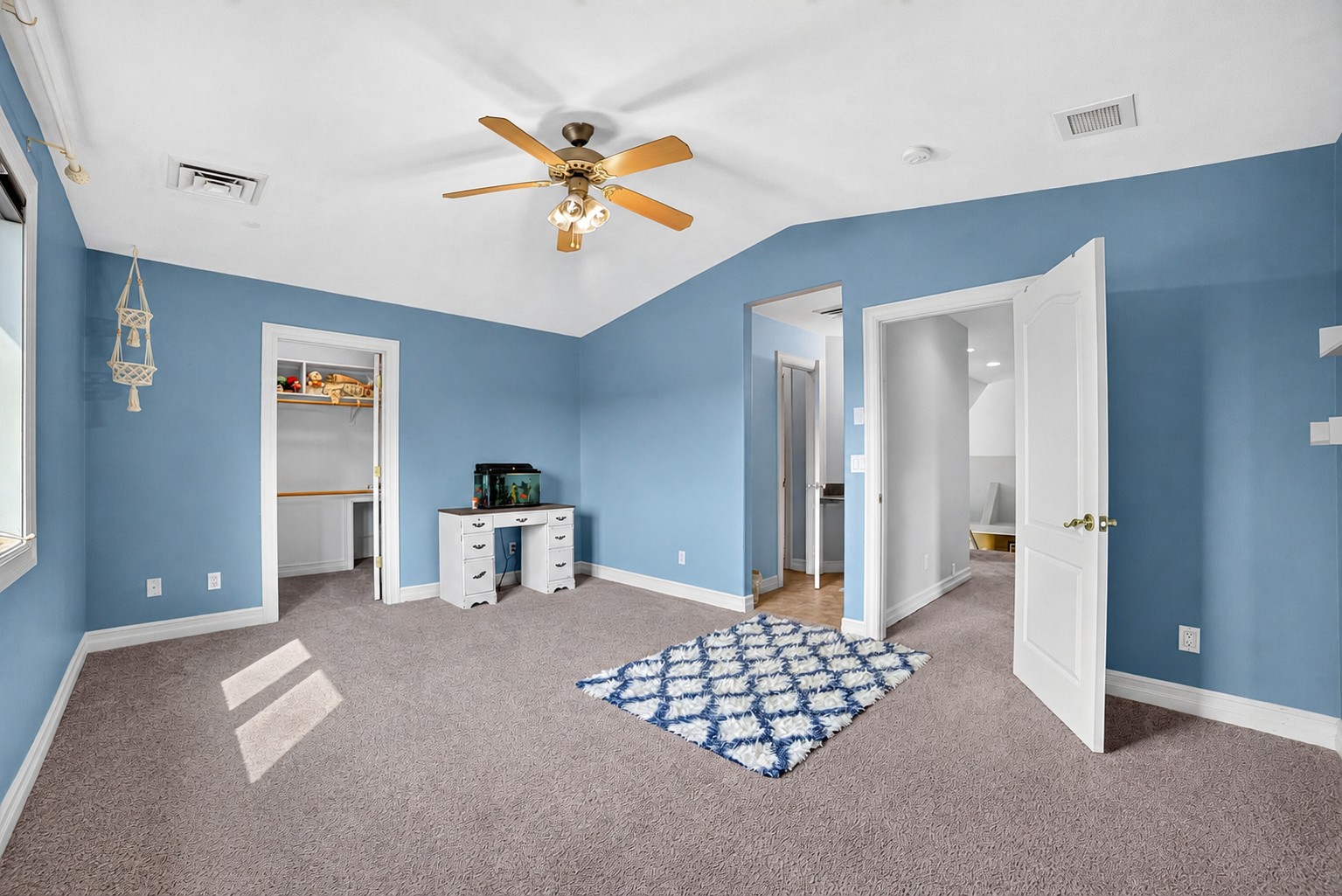 332 Stillwater Loop