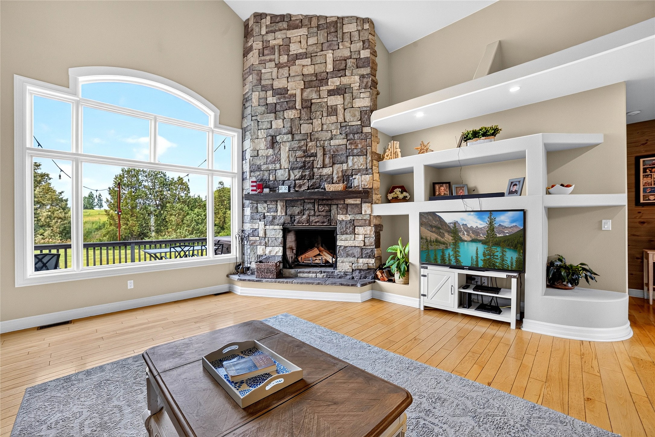 332 Stillwater Loop