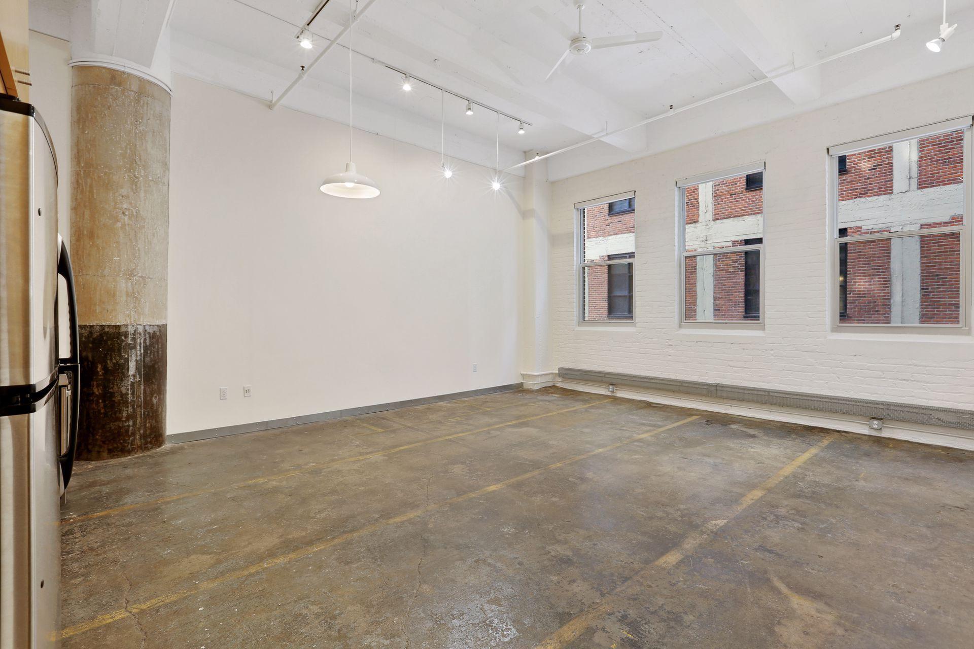700 Washington Avenue N Unit: 207