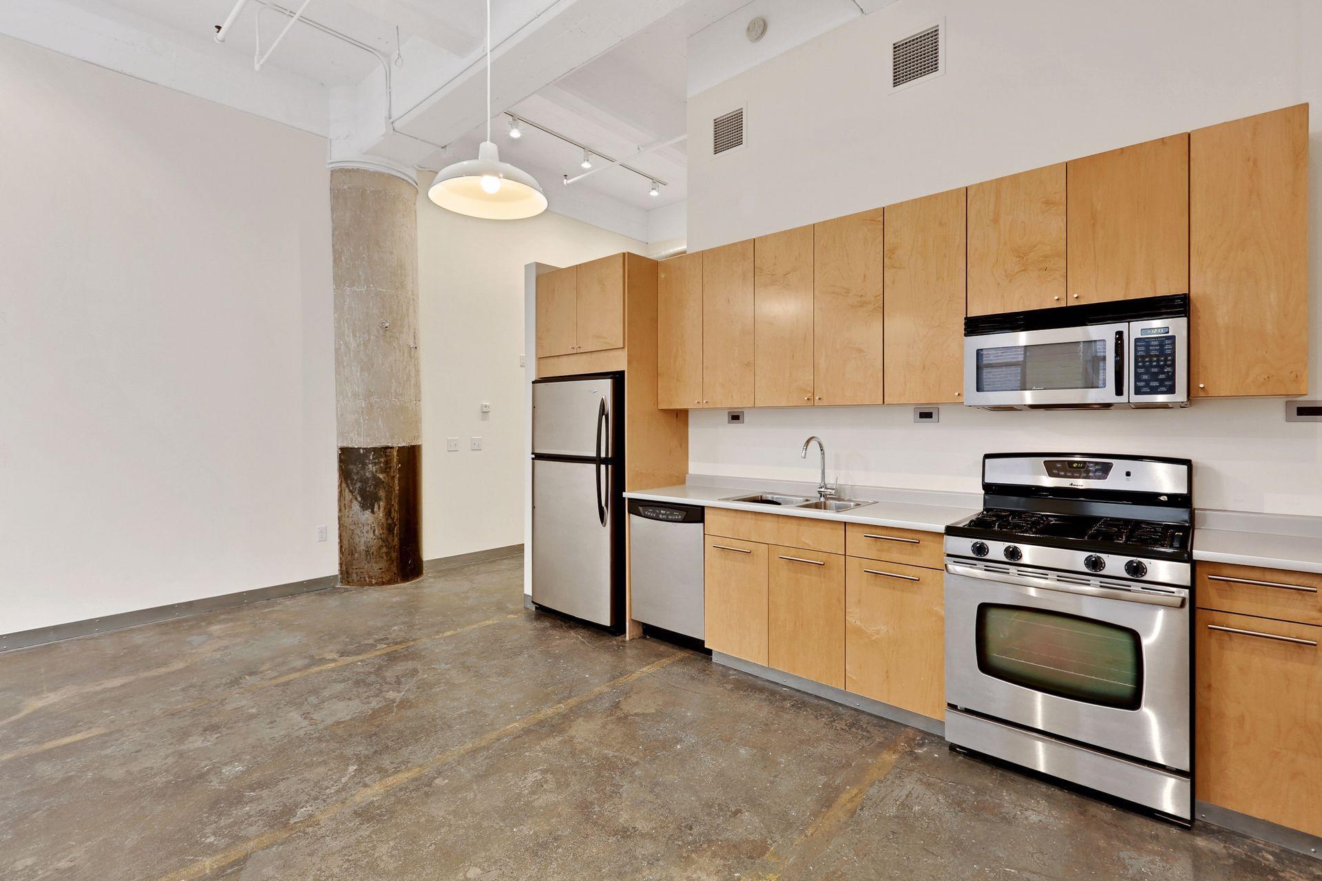 700 Washington Avenue N Unit: 207