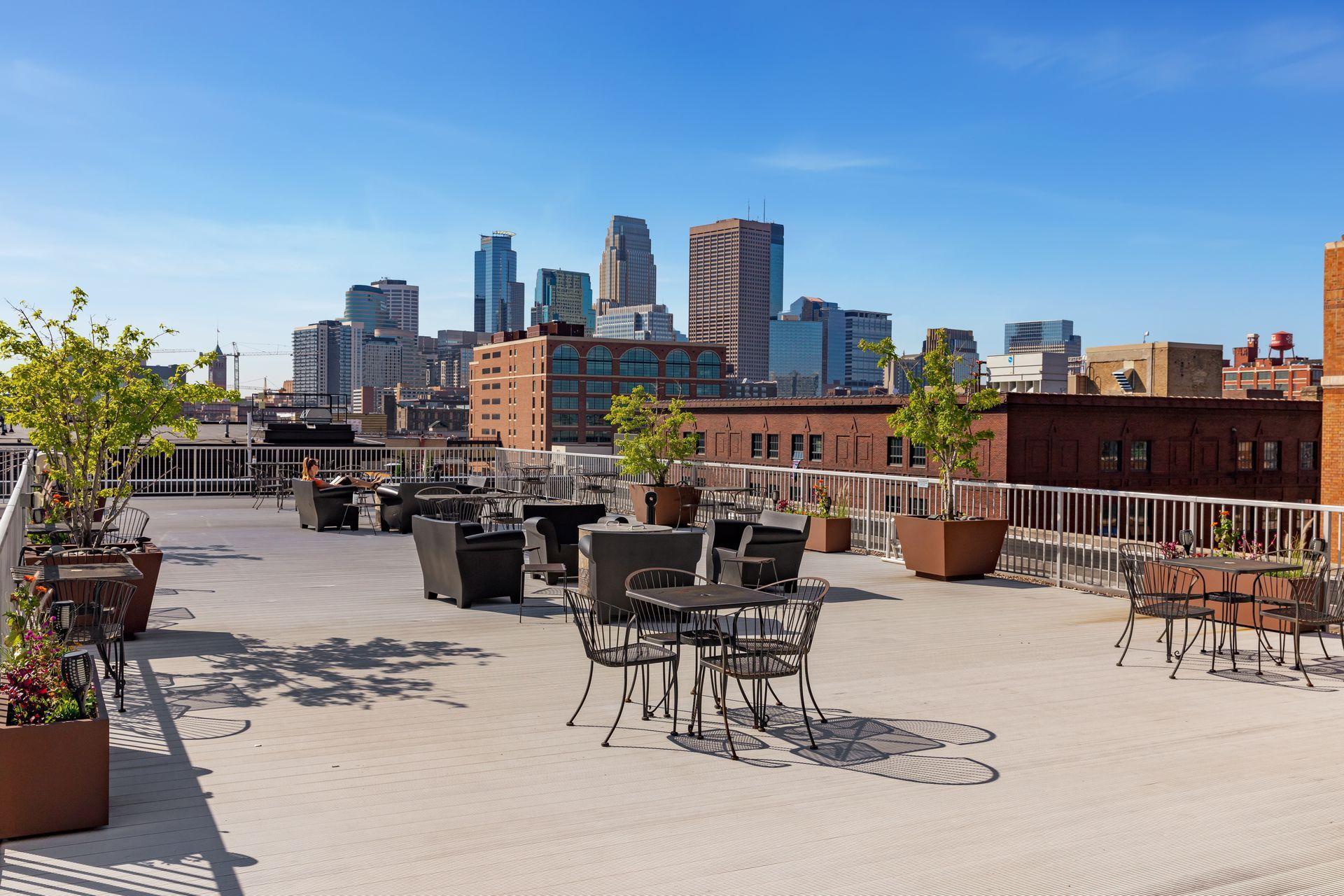 700 Washington Avenue N Unit: 207