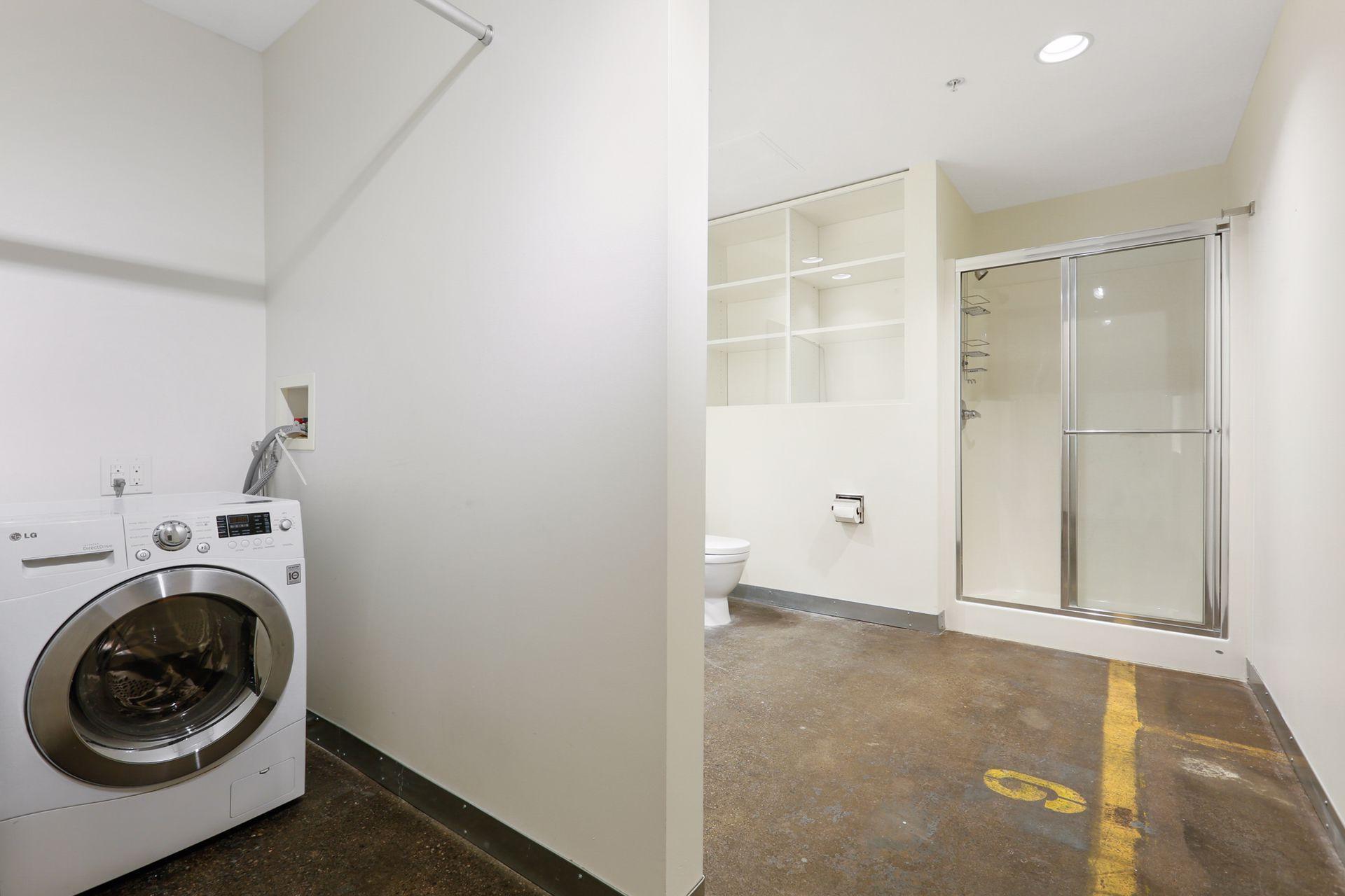 700 Washington Avenue N Unit: 207
