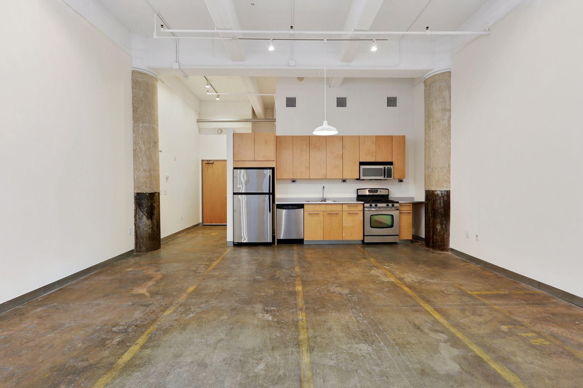 700 Washington Avenue N Unit: 207