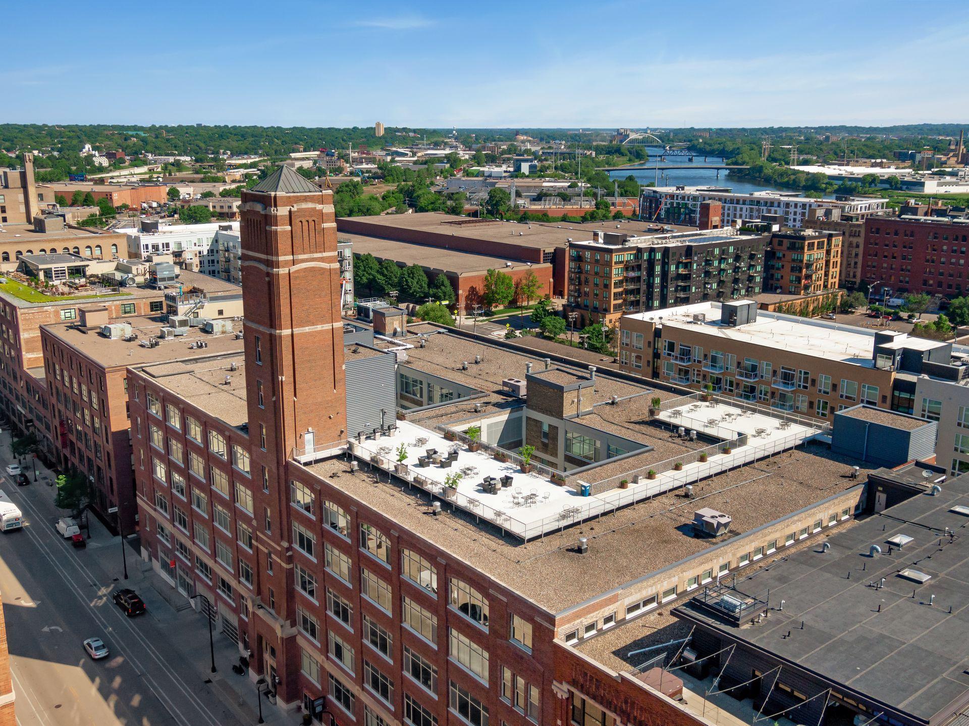 700 Washington Avenue N Unit: 207