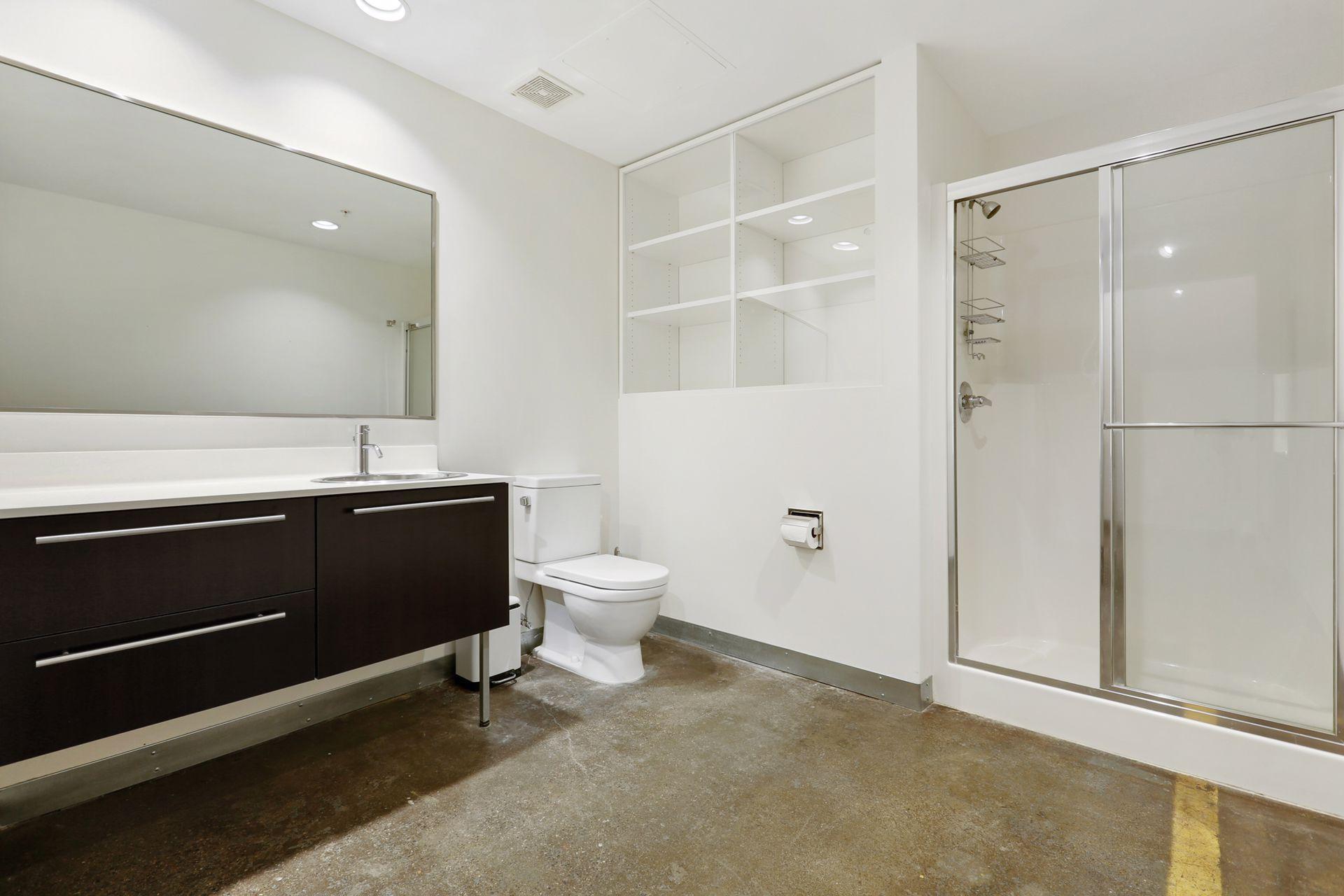700 Washington Avenue N Unit: 207