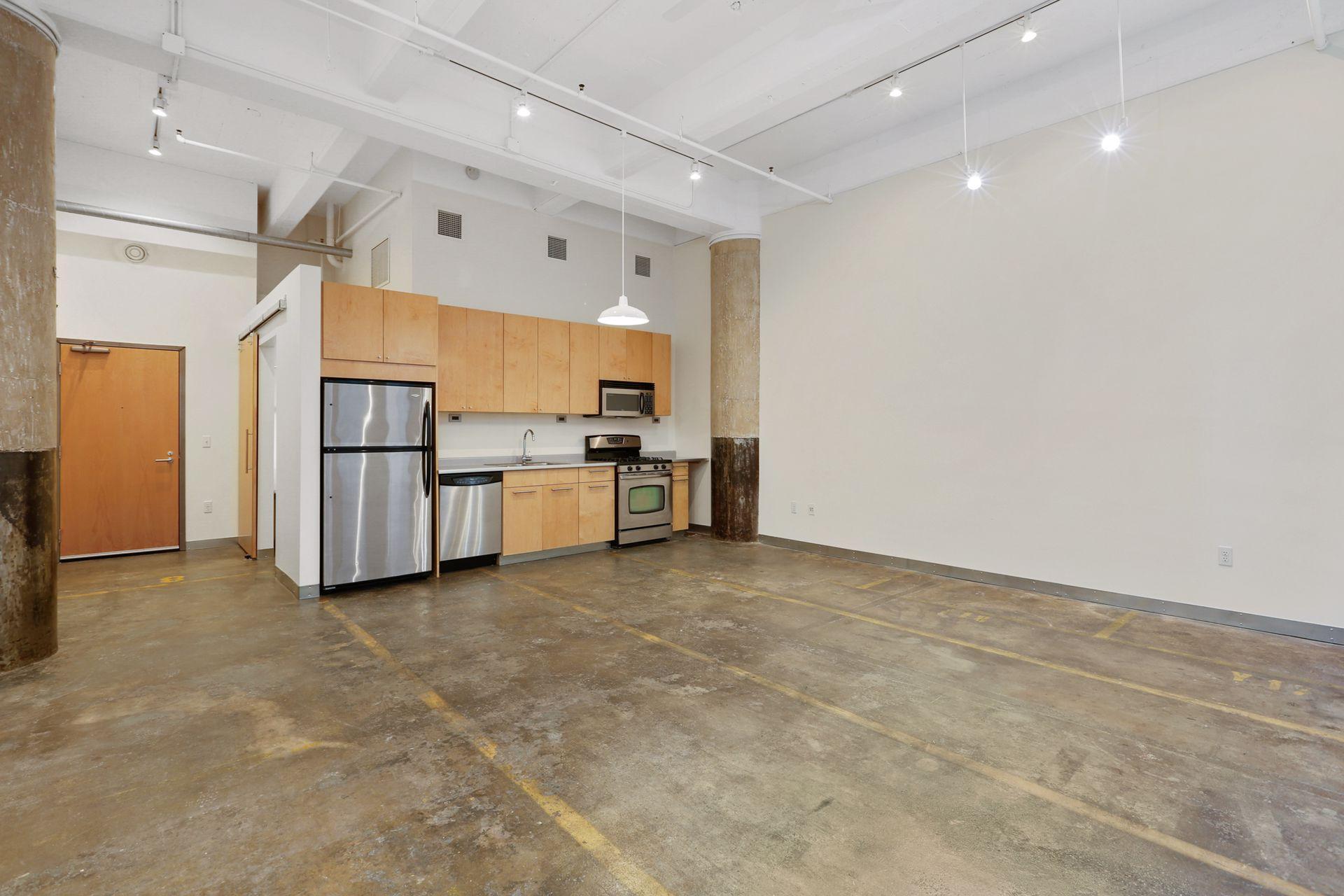 700 Washington Avenue N Unit: 207
