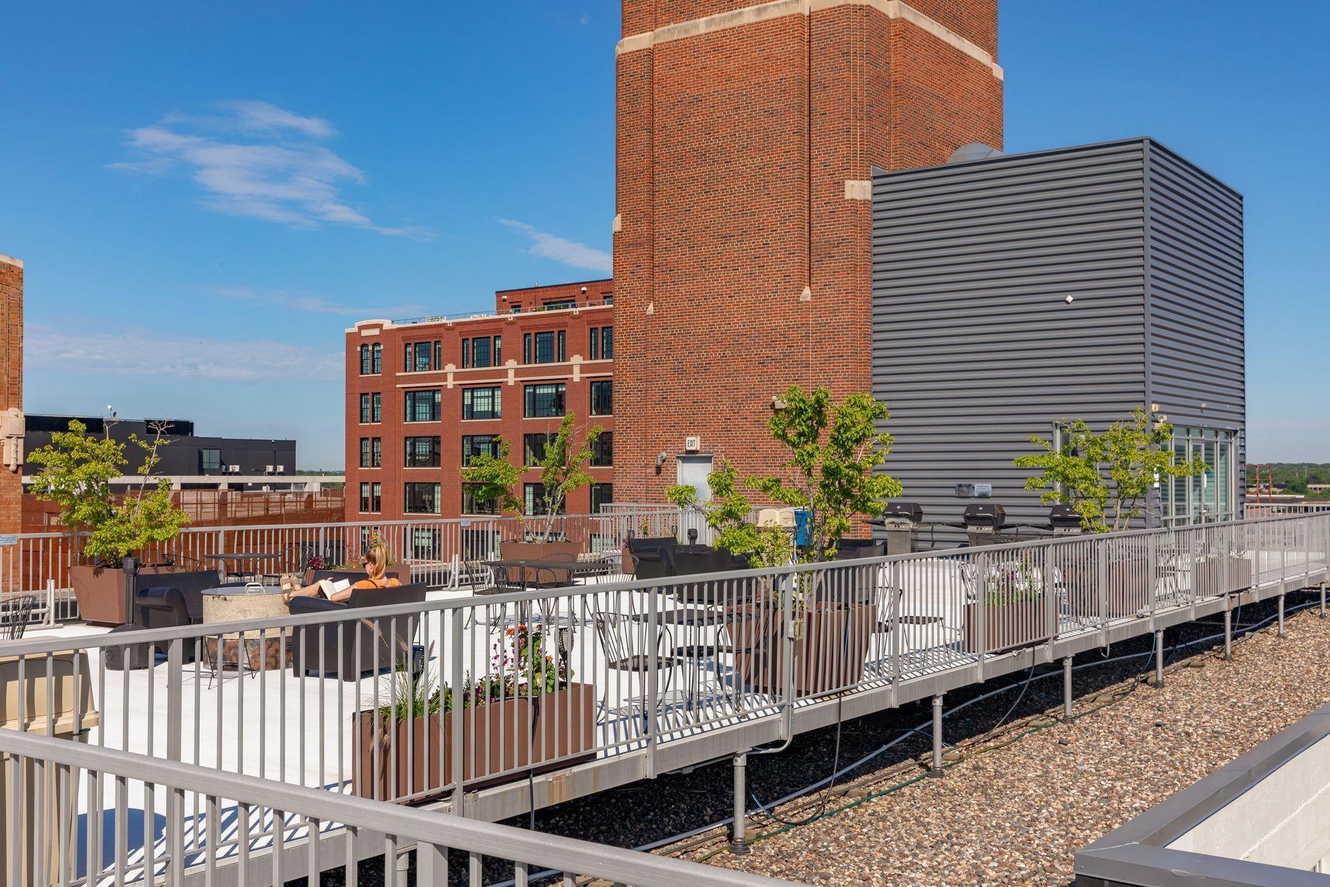 700 Washington Avenue N Unit: 207