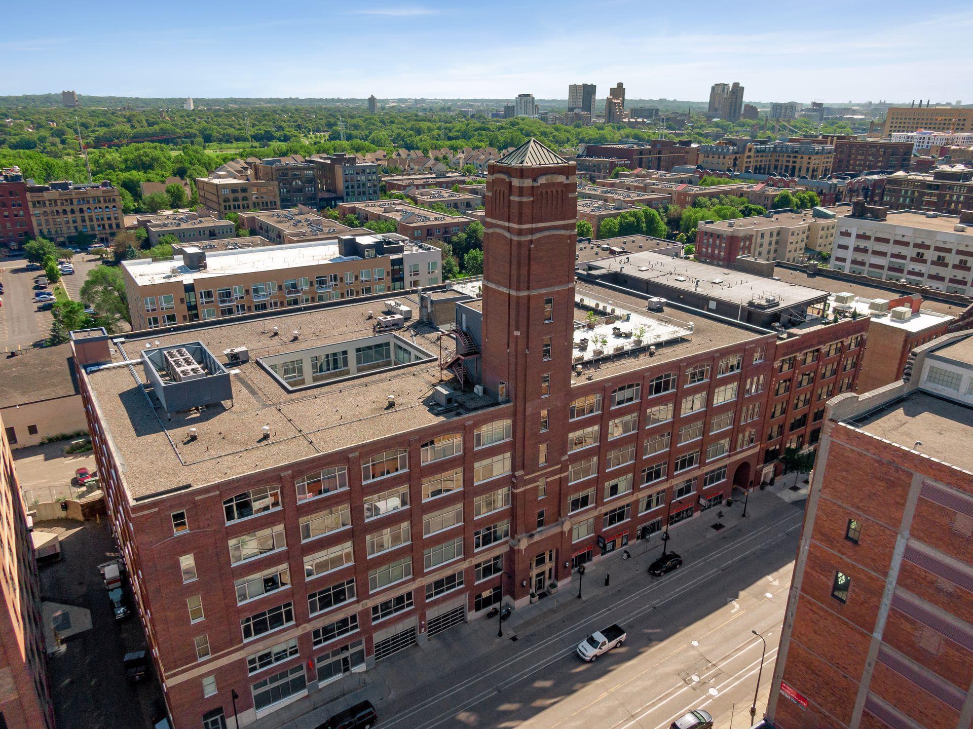 700 Washington Avenue N Unit: 207