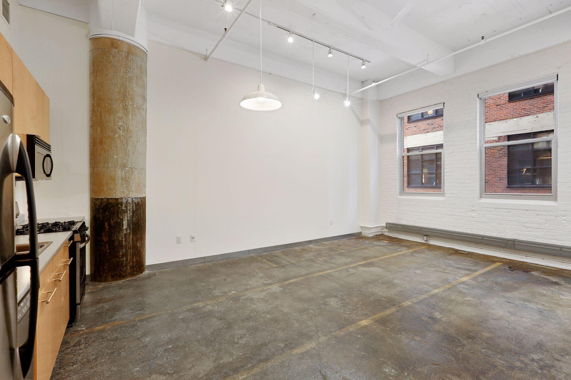 700 Washington Avenue N Unit: 207