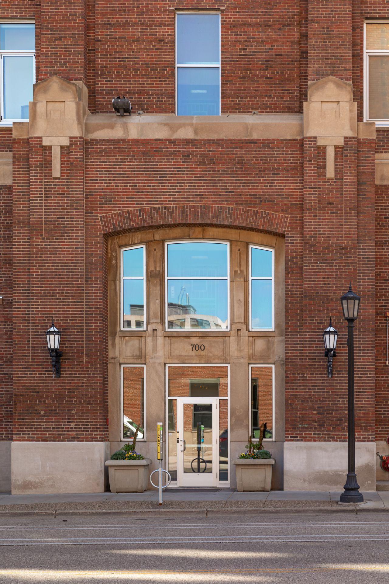 700 Washington Avenue N Unit: 207