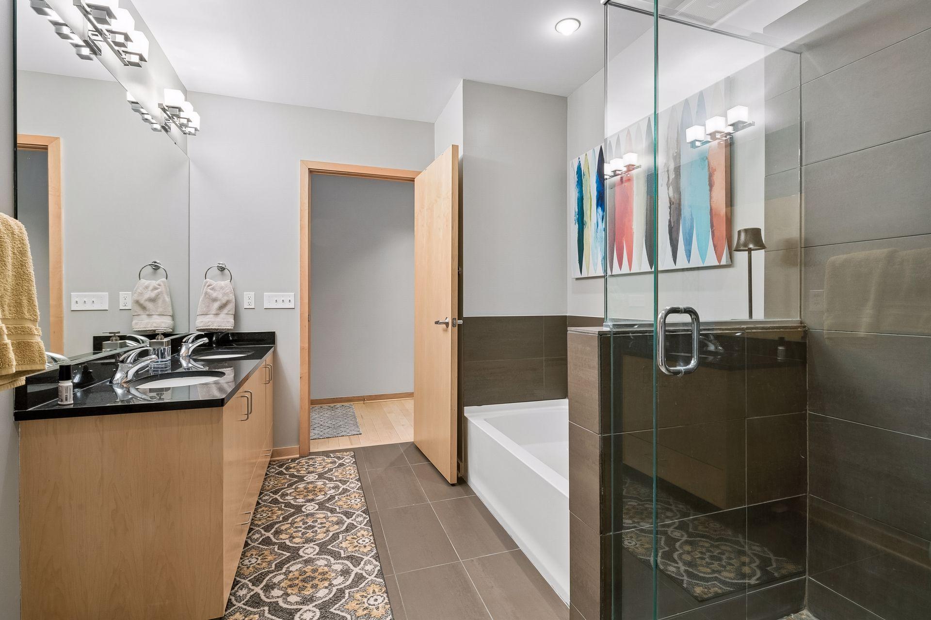 3104 W Lake Street Unit: 103