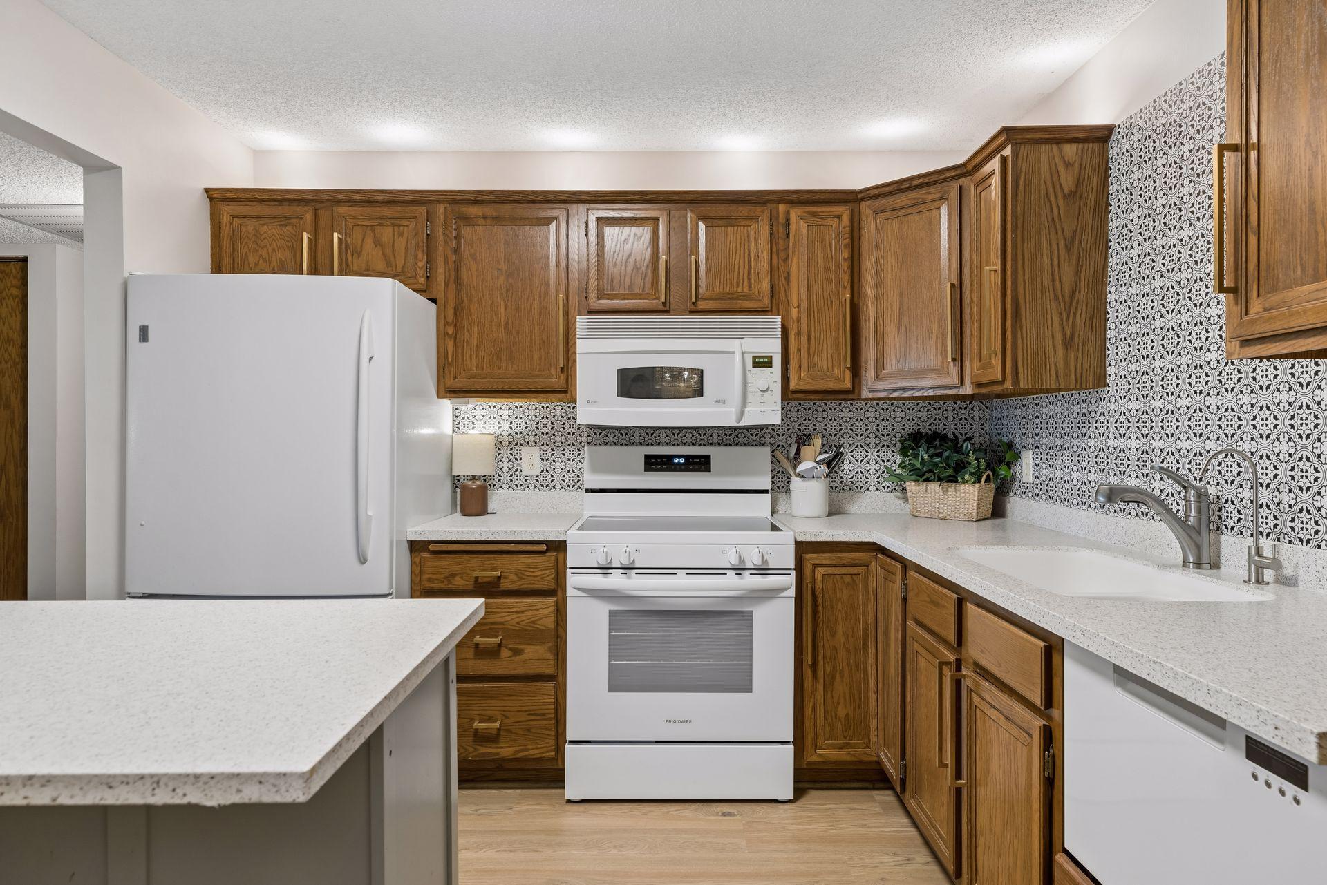 10540 43rd Avenue N Unit: 111