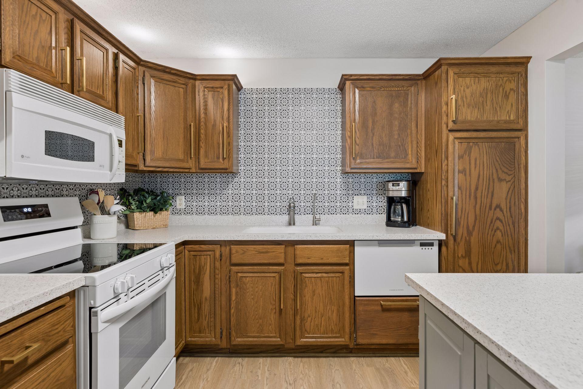 10540 43rd Avenue N Unit: 111
