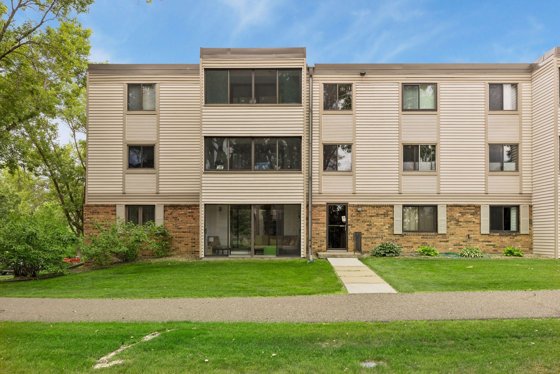 10540 43rd Avenue N Unit: 111