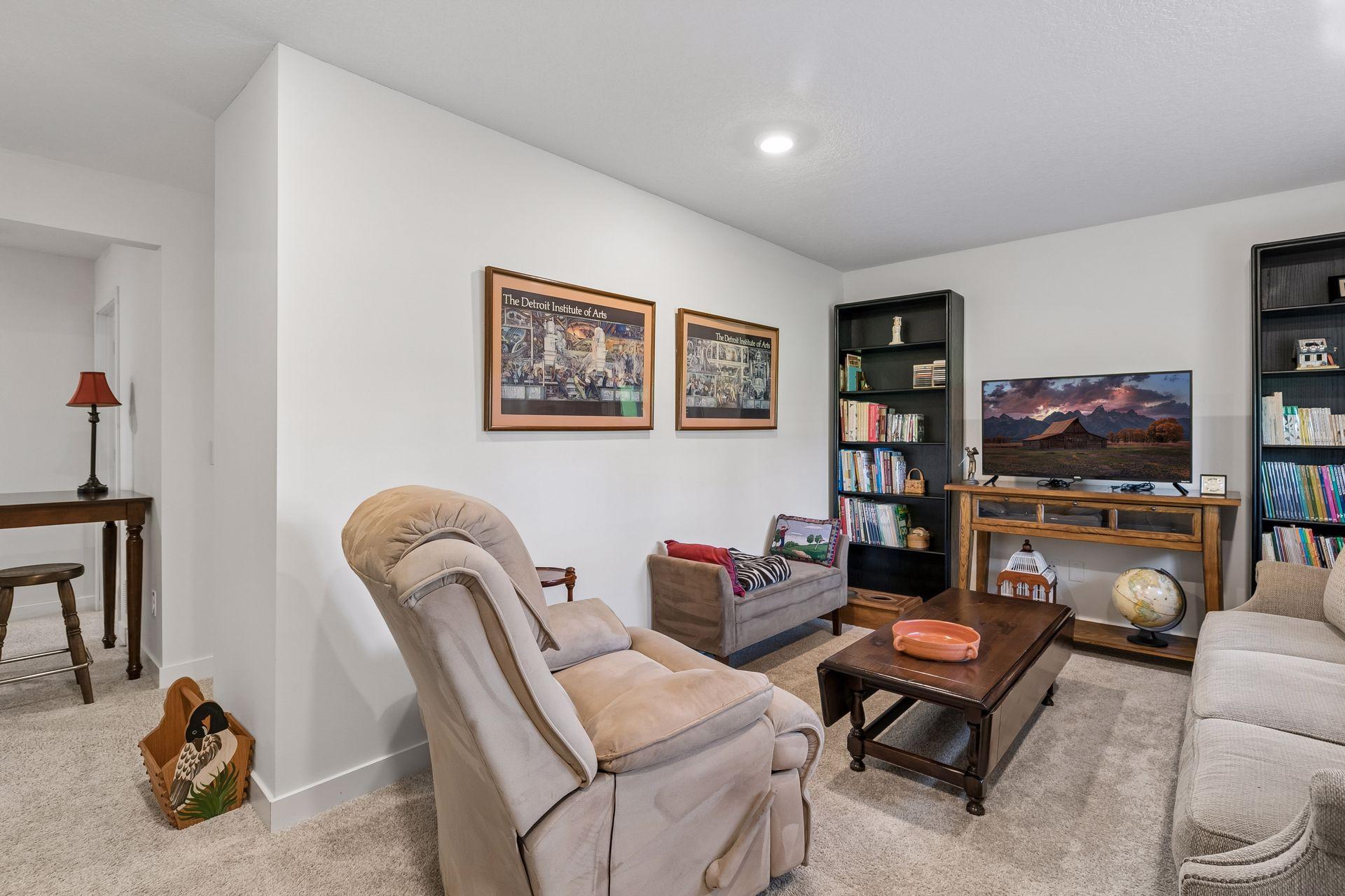 105 2nd Street SW