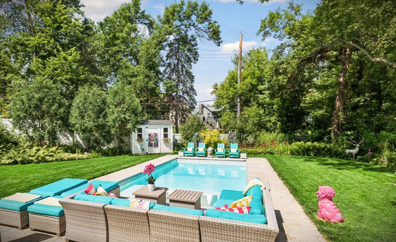 2320 Parklands Road