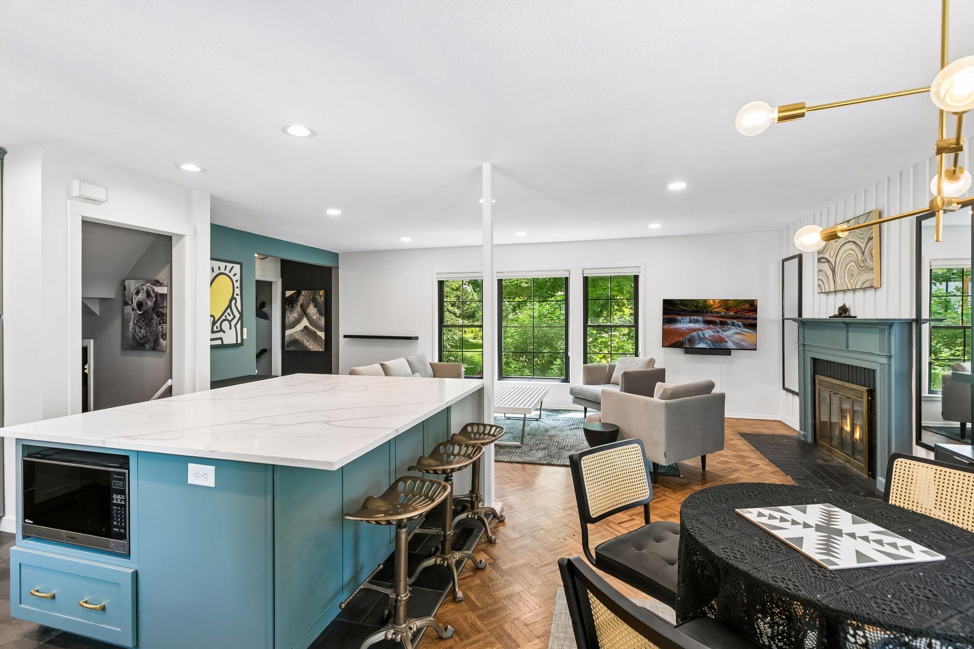 2320 Parklands Road