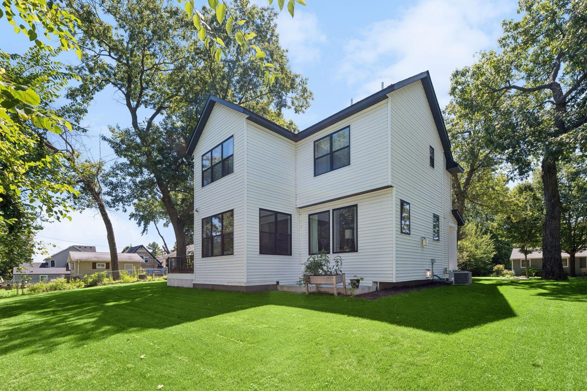 18806 South Lane