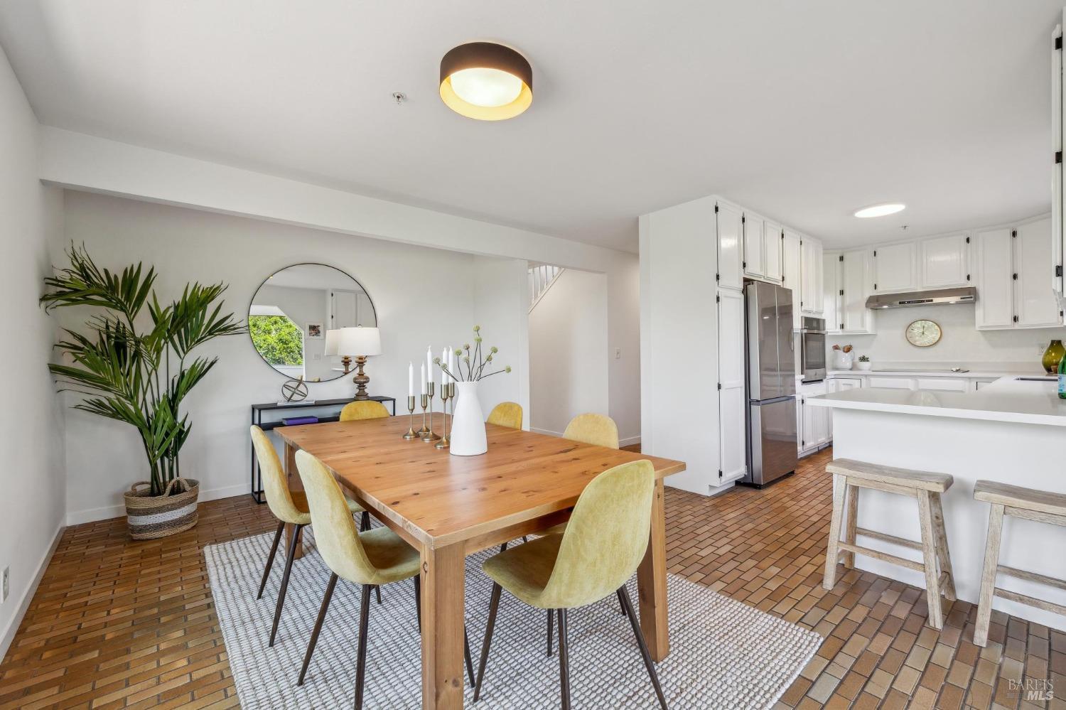 Expansive Home with Tranquility & Views!