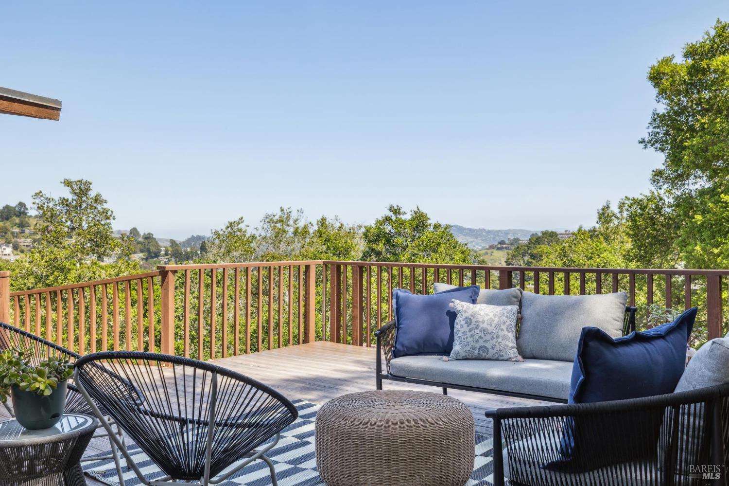 Expansive Home with Tranquility & Views!