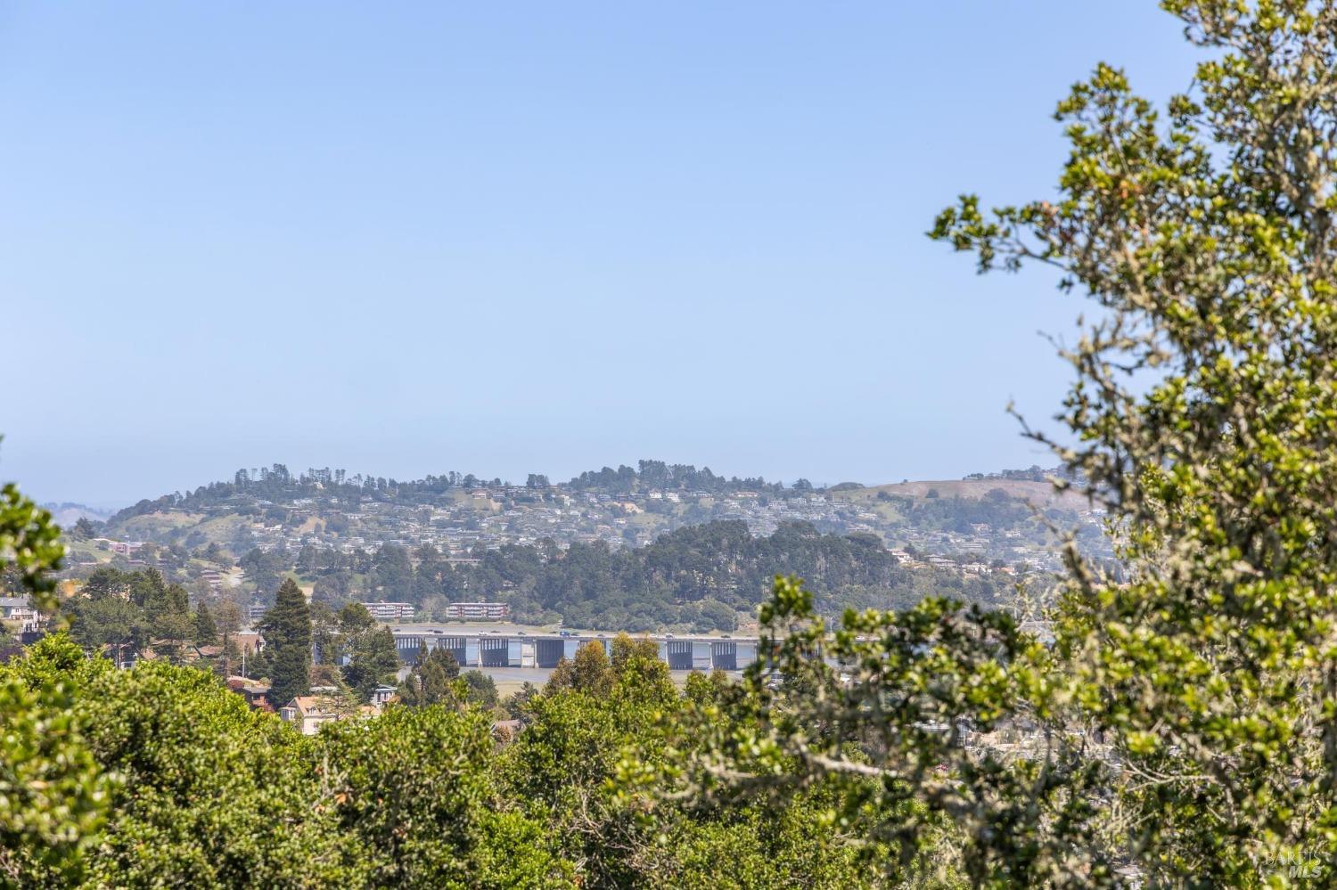 Expansive Home with Tranquility & Views!
