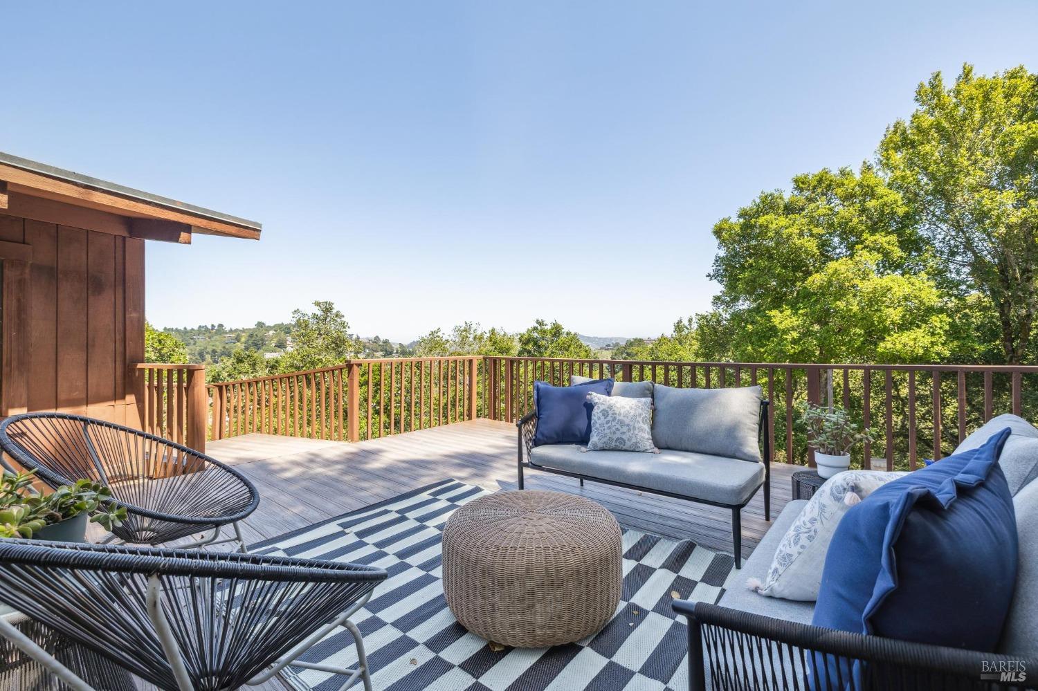 Expansive Home with Tranquility & Views!