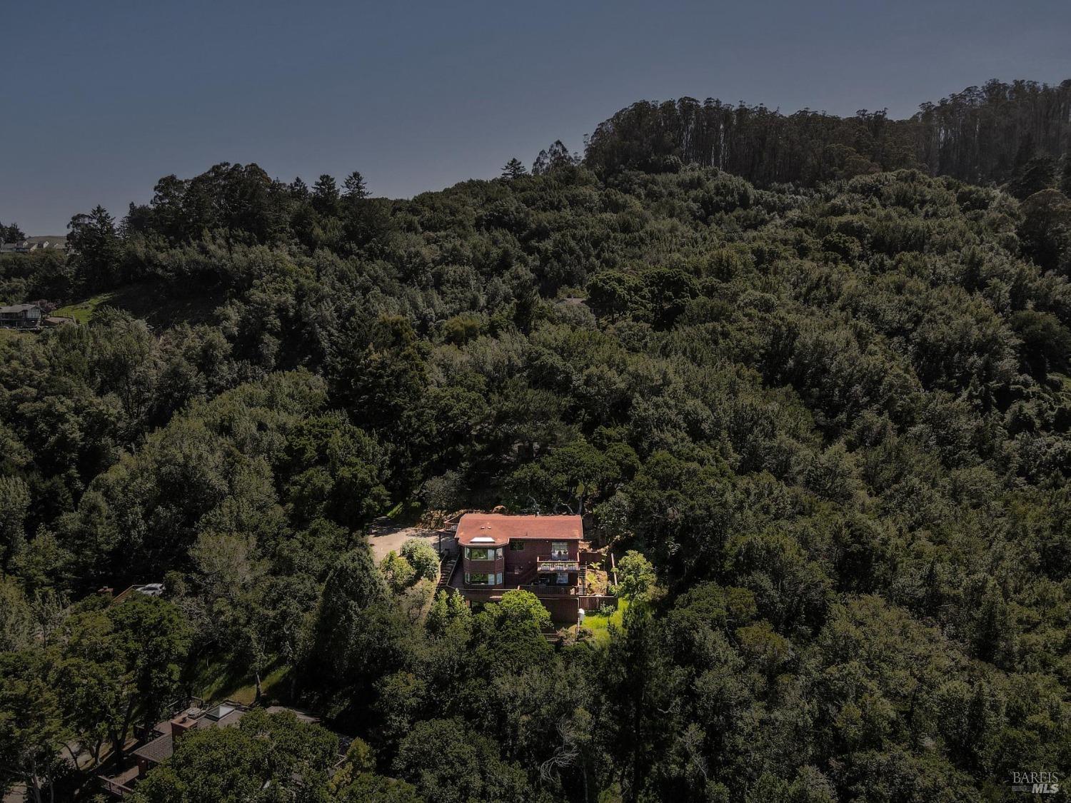 Expansive Home with Tranquility & Views!
