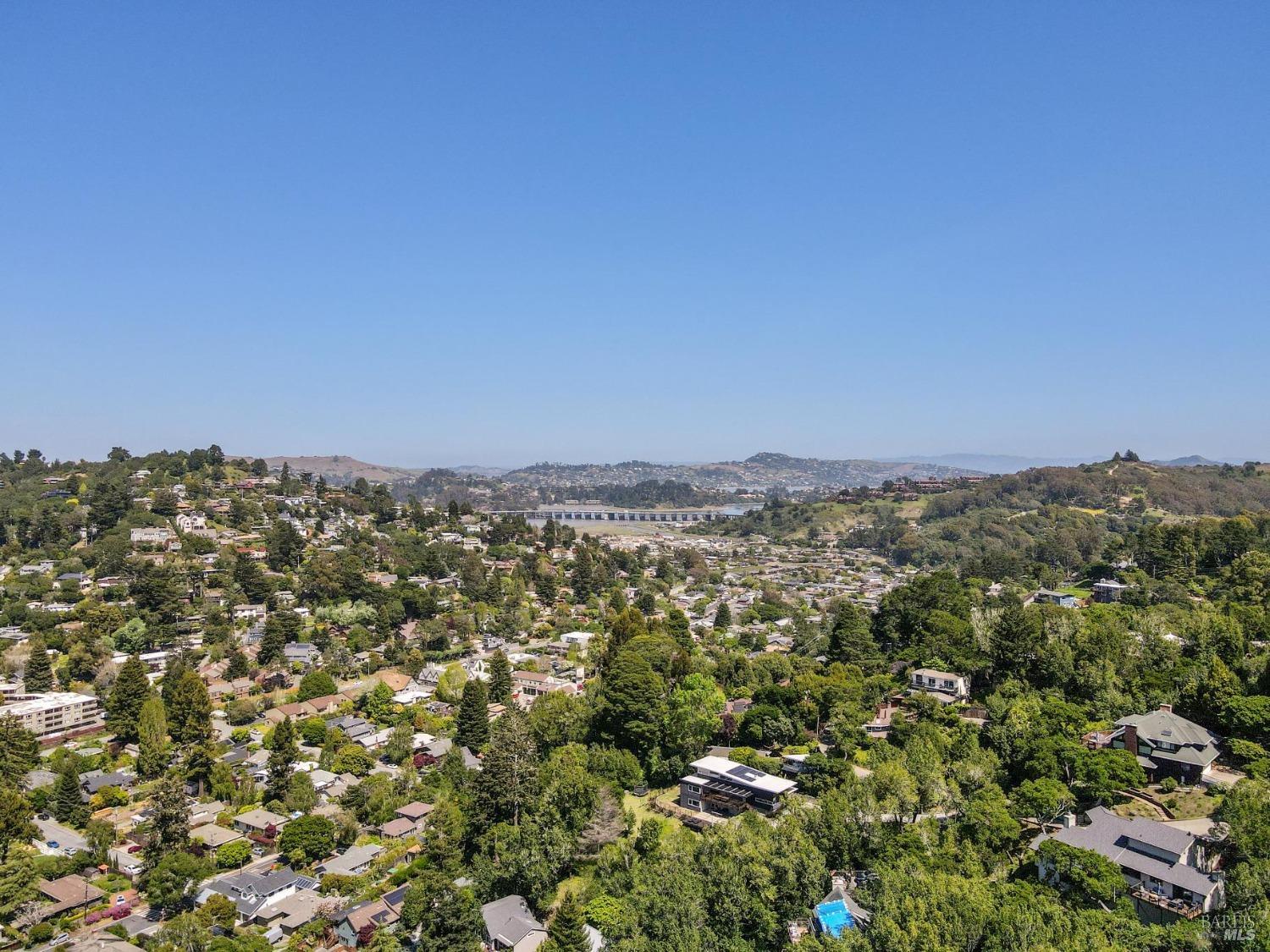 Expansive Home with Tranquility & Views!