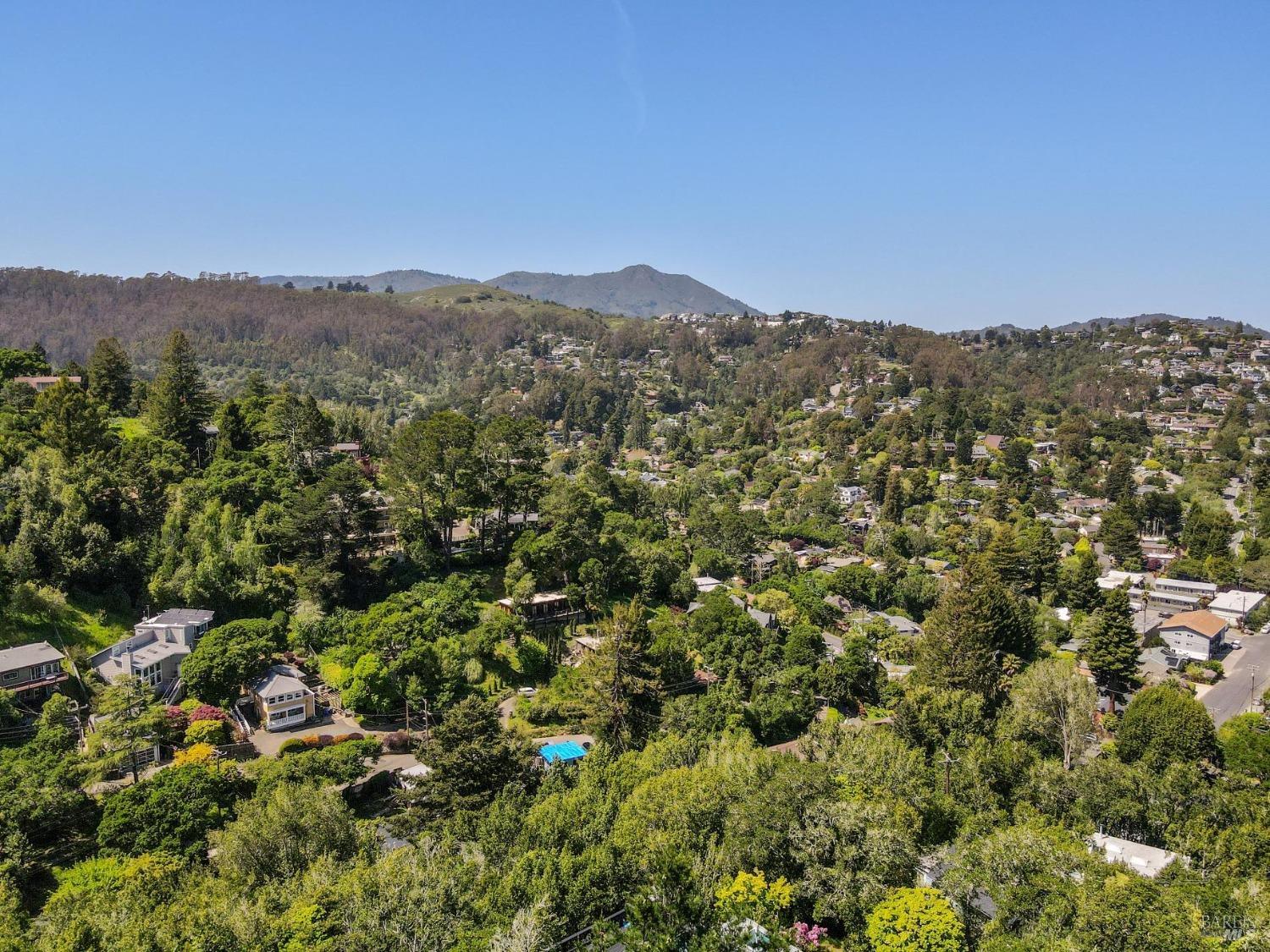 Expansive Home with Tranquility & Views!