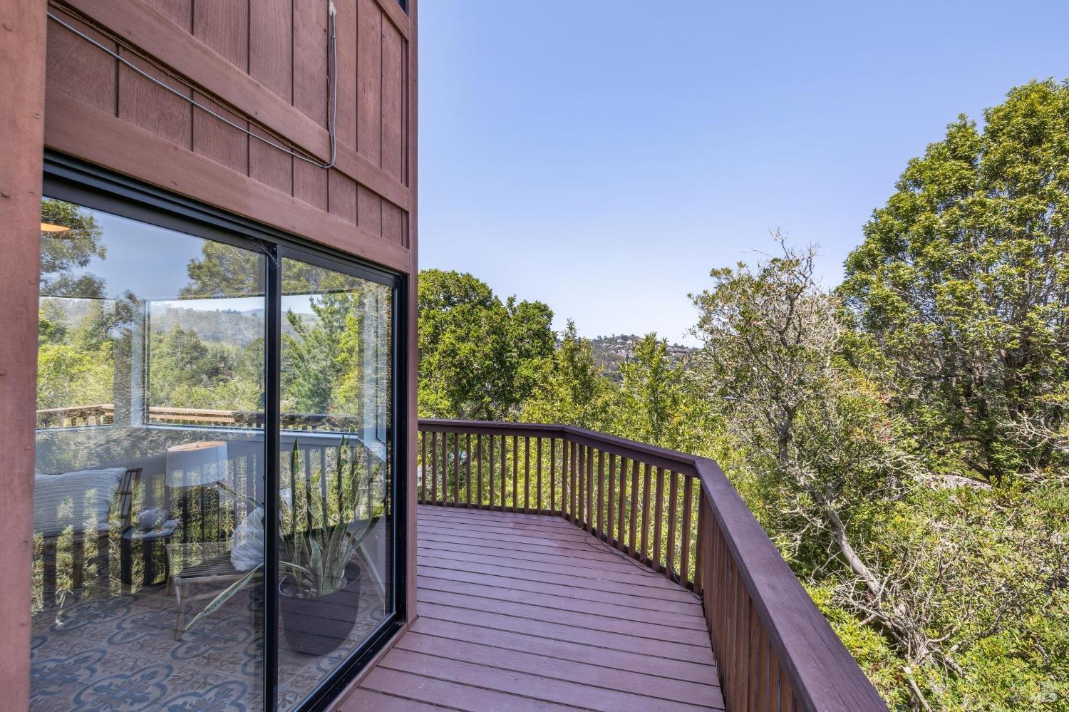 Expansive Home with Tranquility & Views!