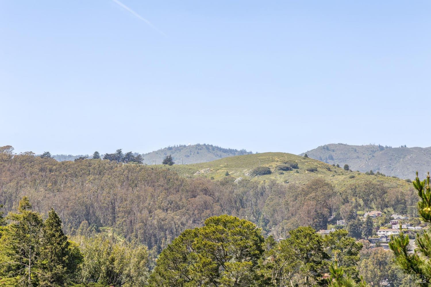 Expansive Home with Tranquility & Views!