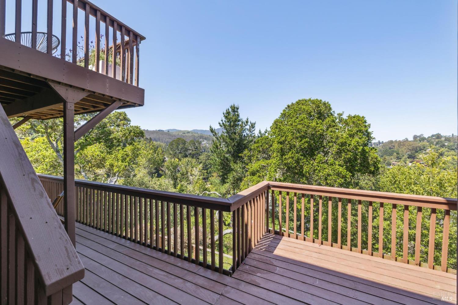 Expansive Home with Tranquility & Views!