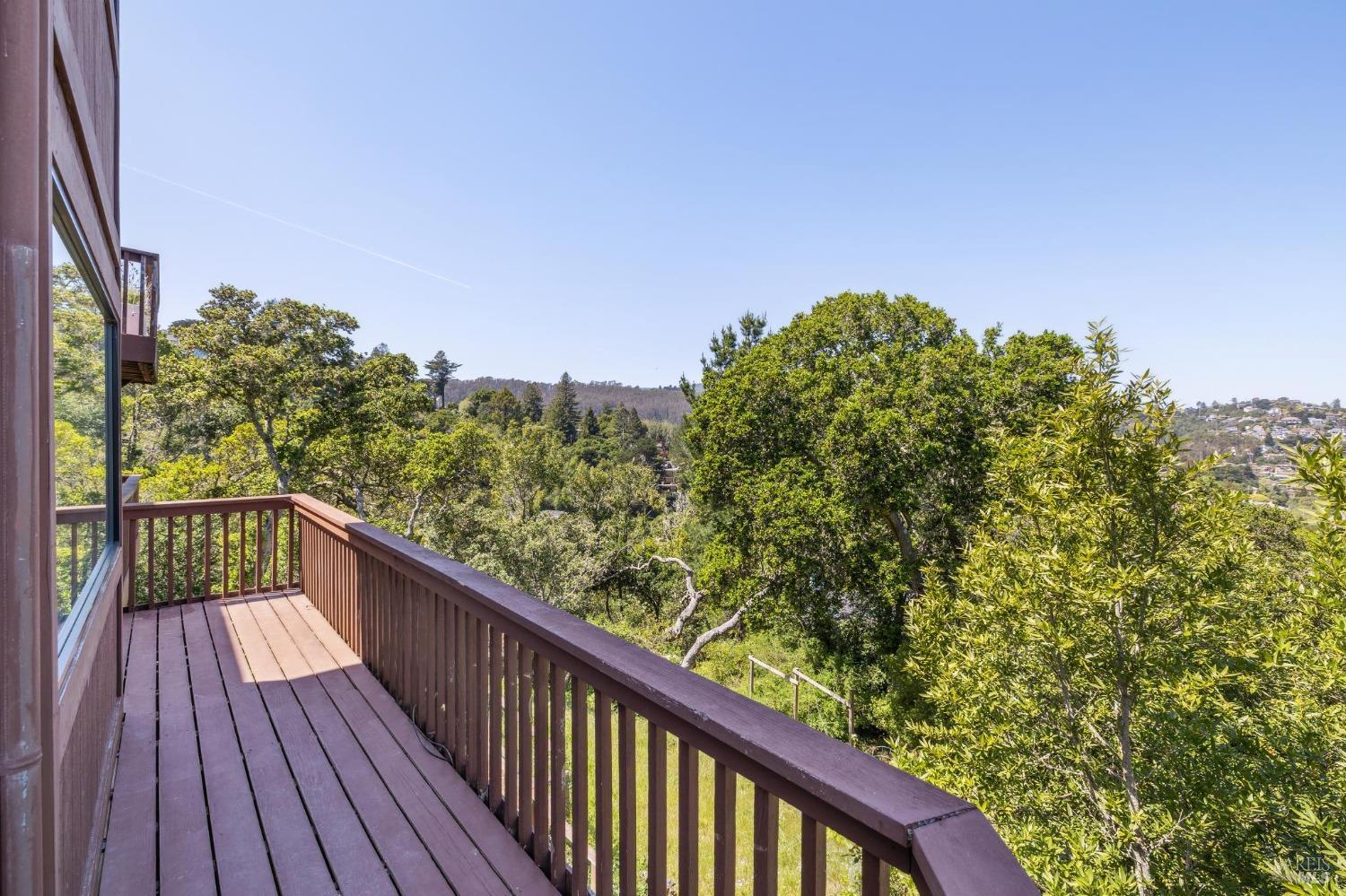 Expansive Home with Tranquility & Views!