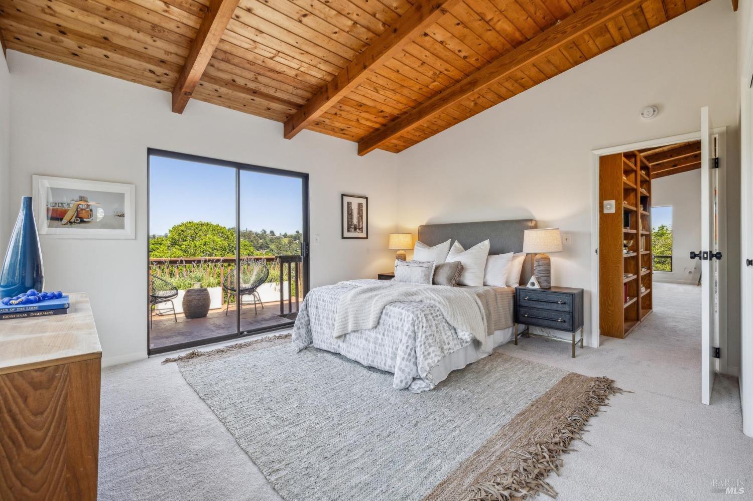 Expansive Home with Tranquility & Views!