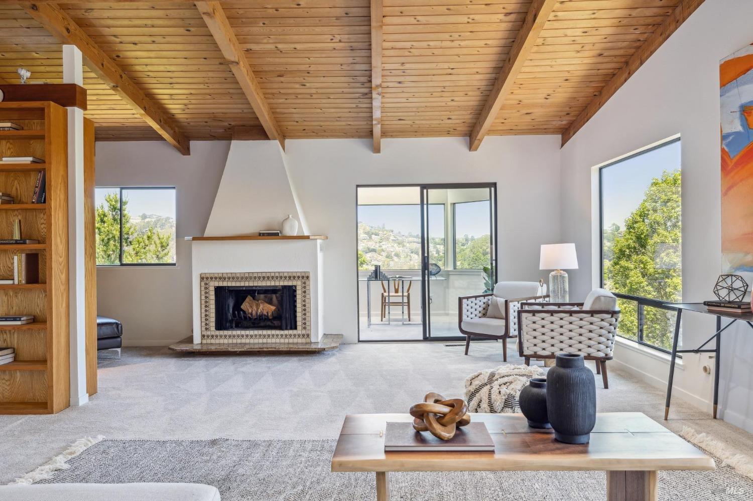 Expansive Home with Tranquility & Views!