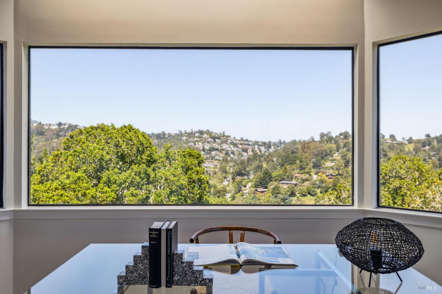 Expansive Home with Tranquility & Views!