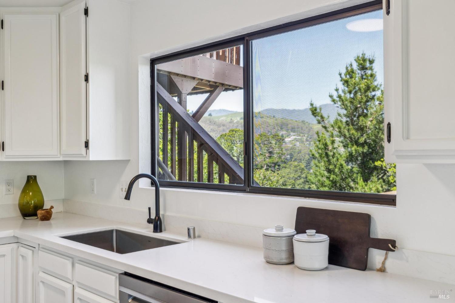 Expansive Home with Tranquility & Views!