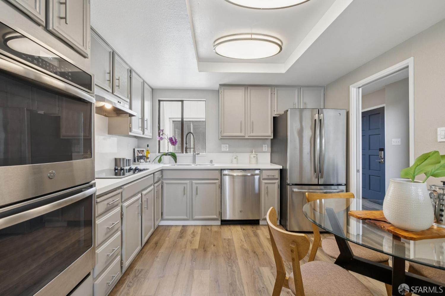 Stunning Remodeled Top Floor Condo w/ Hillside Views!