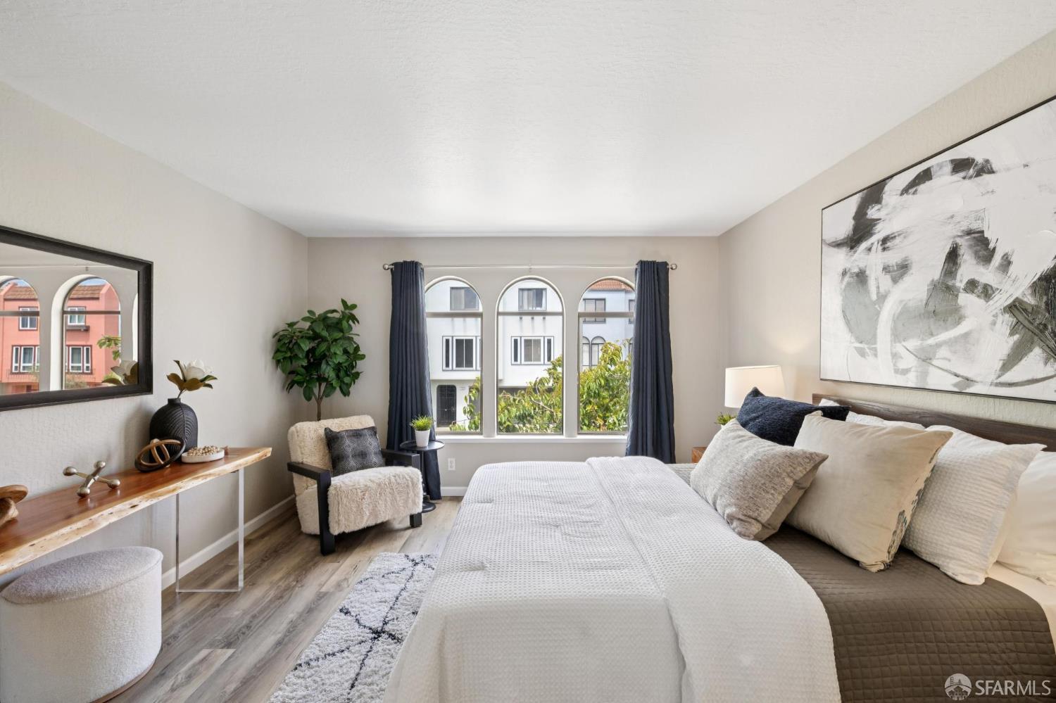 Stunning Remodeled Top Floor Condo w/ Hillside Views!