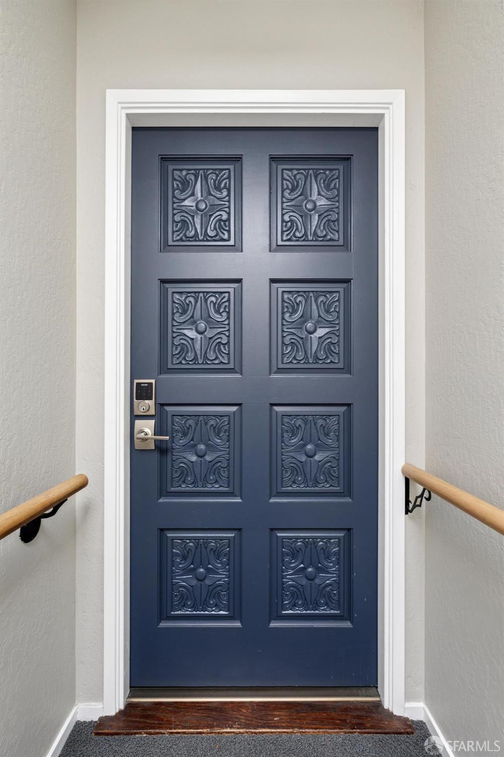 Stunning Remodeled Top Floor Condo w/ Hillside Views!