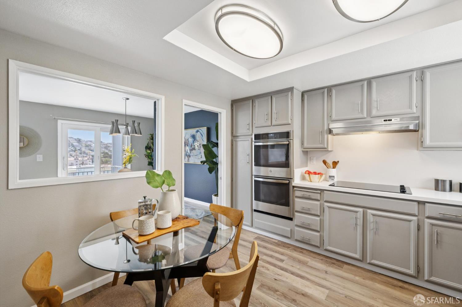 Stunning Remodeled Top Floor Condo w/ Hillside Views!