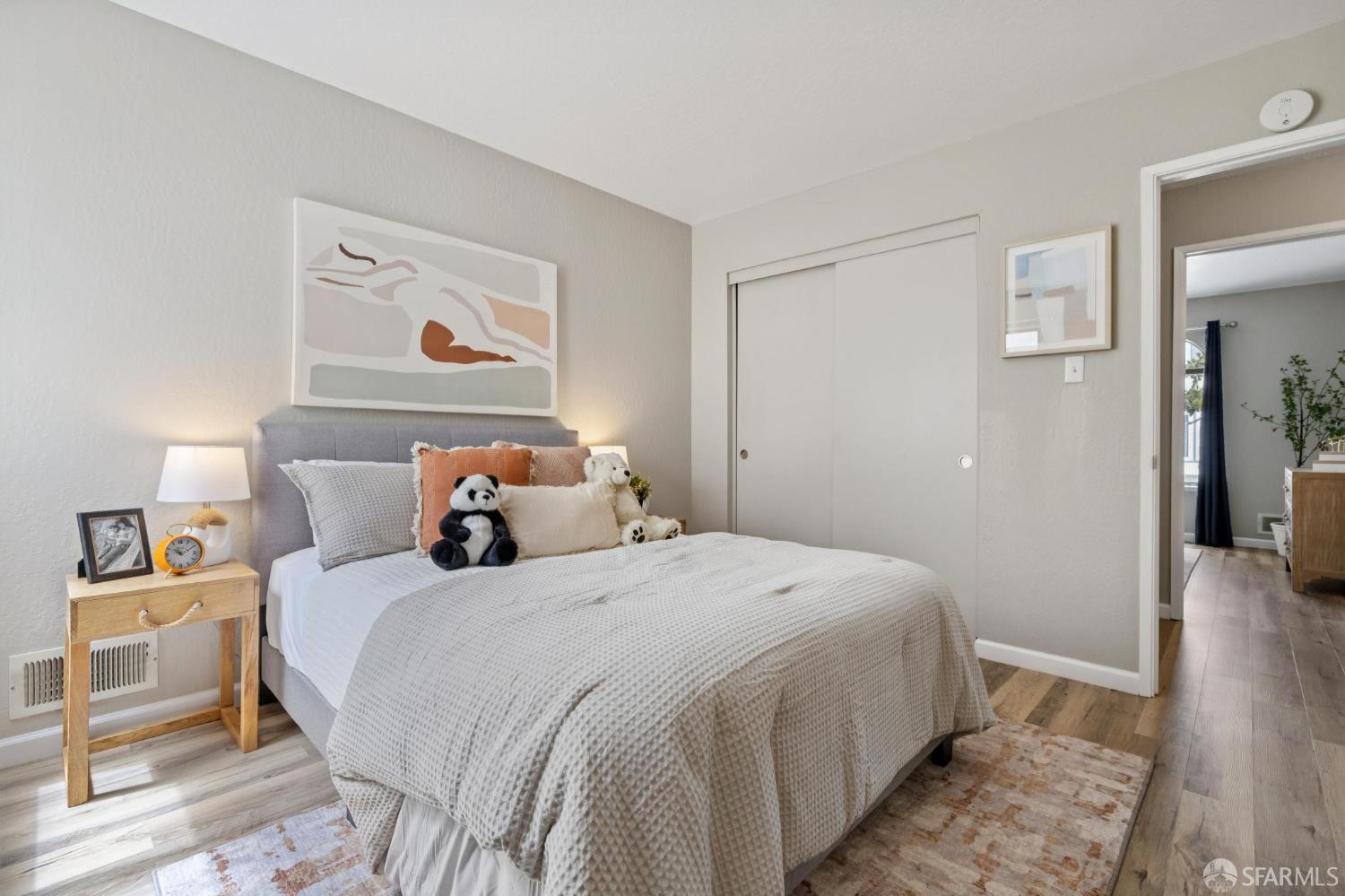 Stunning Remodeled Top Floor Condo w/ Hillside Views!