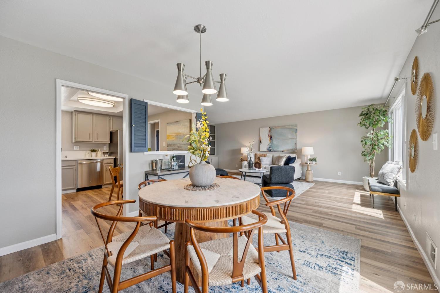 Stunning Remodeled Top Floor Condo w/ Hillside Views!