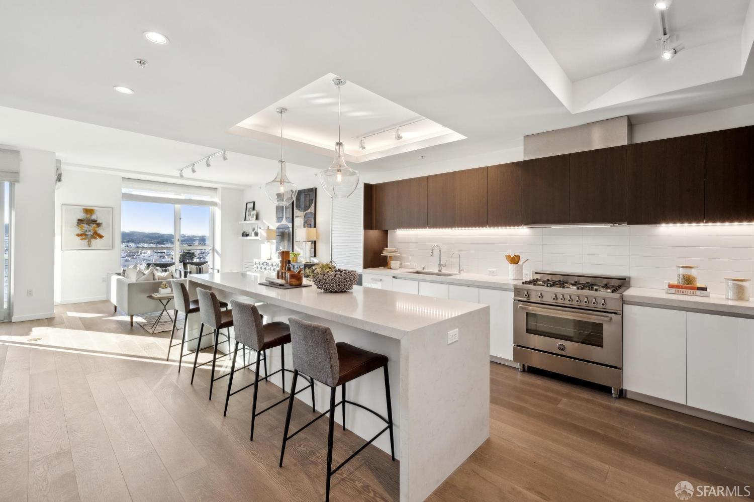 1501 Filbert Street Unit: PH7F
