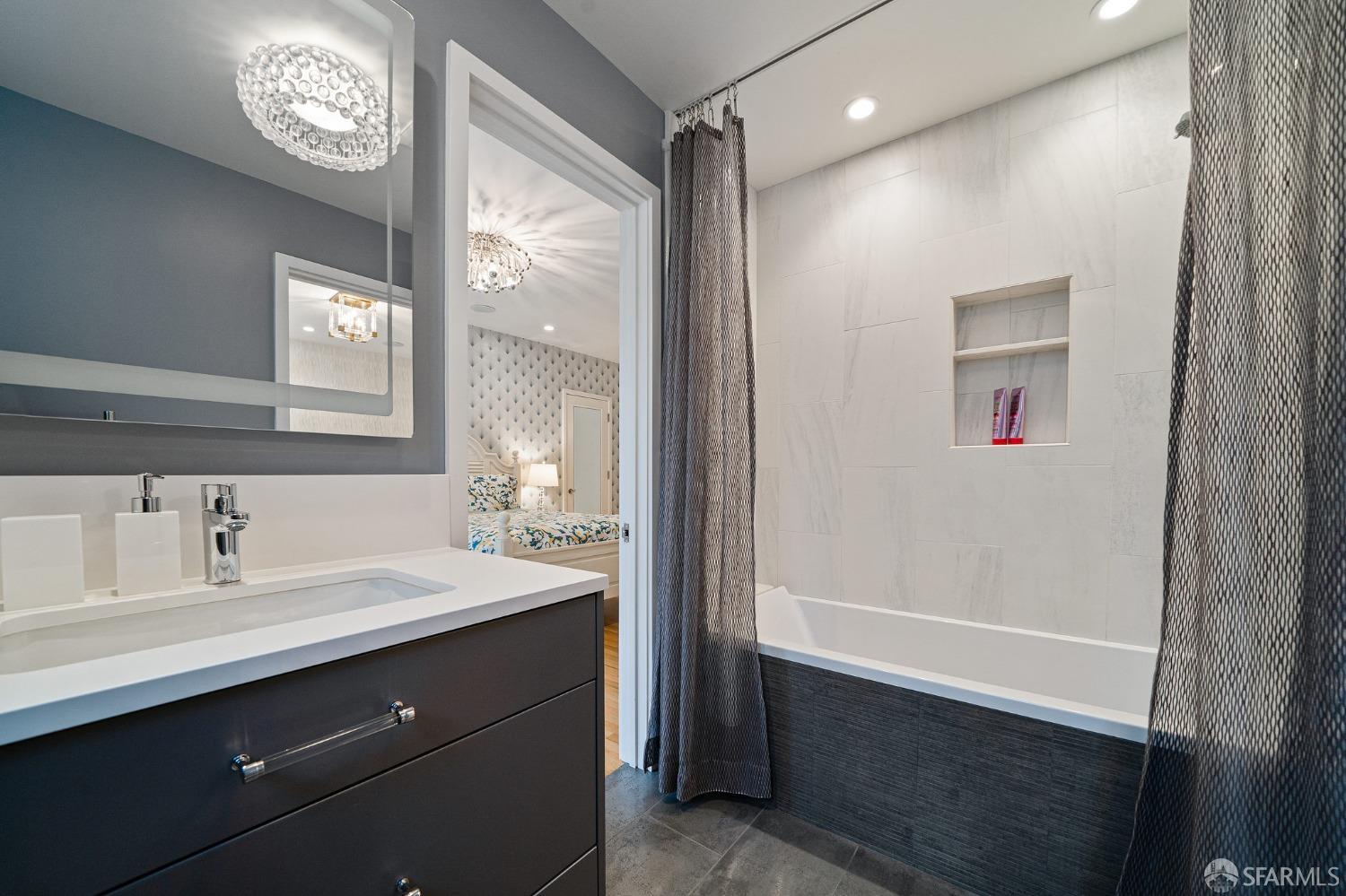 2100 Pacific Avenue # 3B