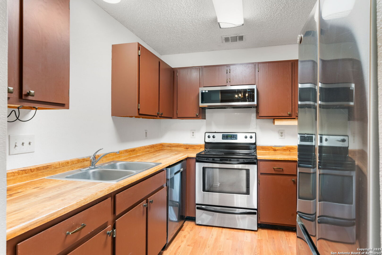 12031 Stoney Pass