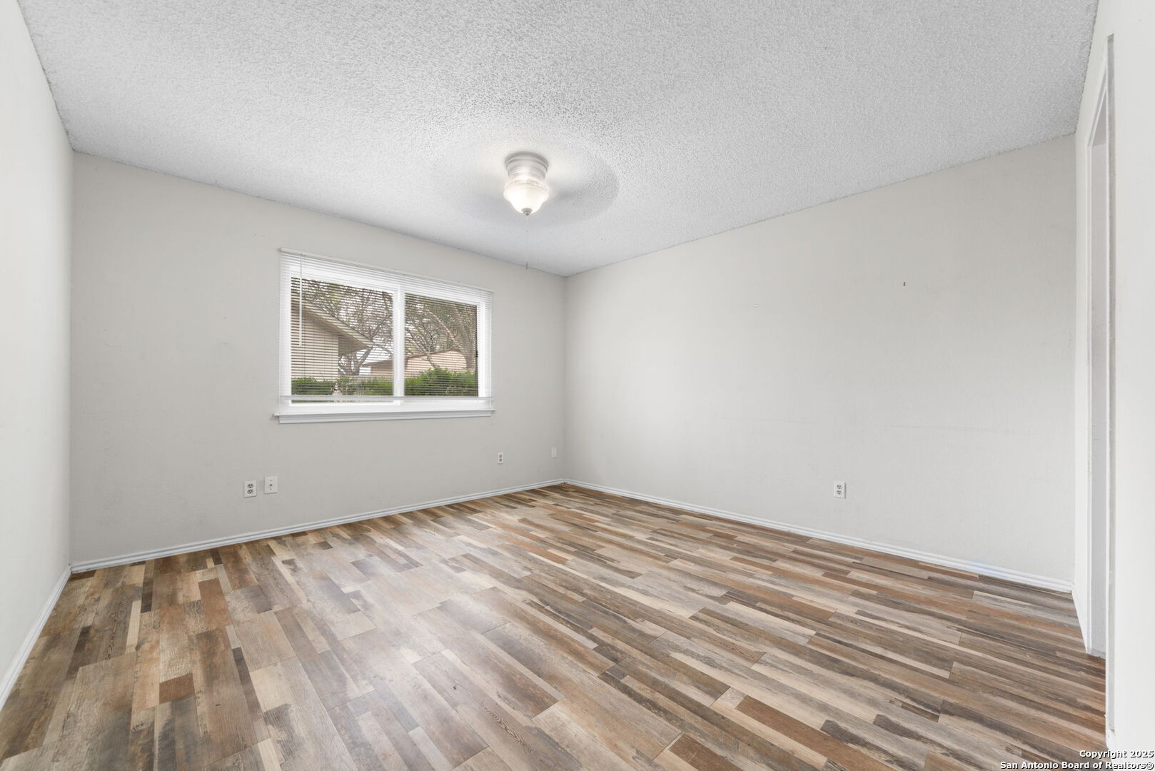 12031 Stoney Pass
