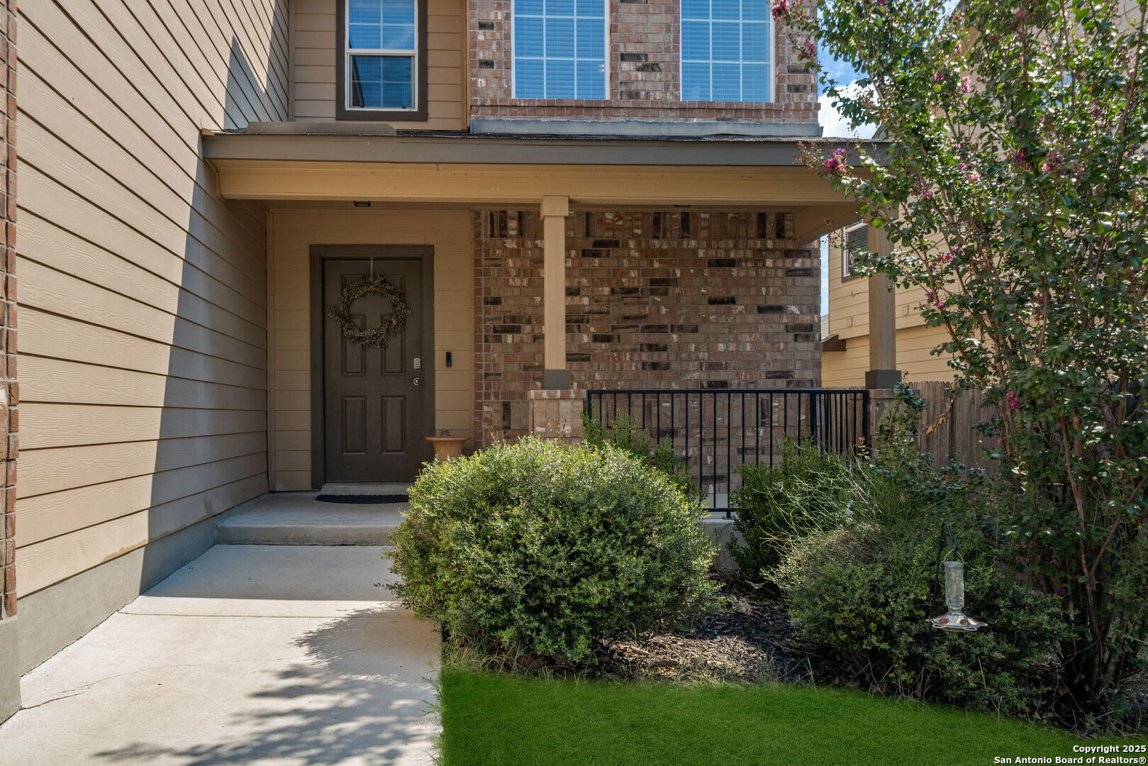 11127 Creek Eagle