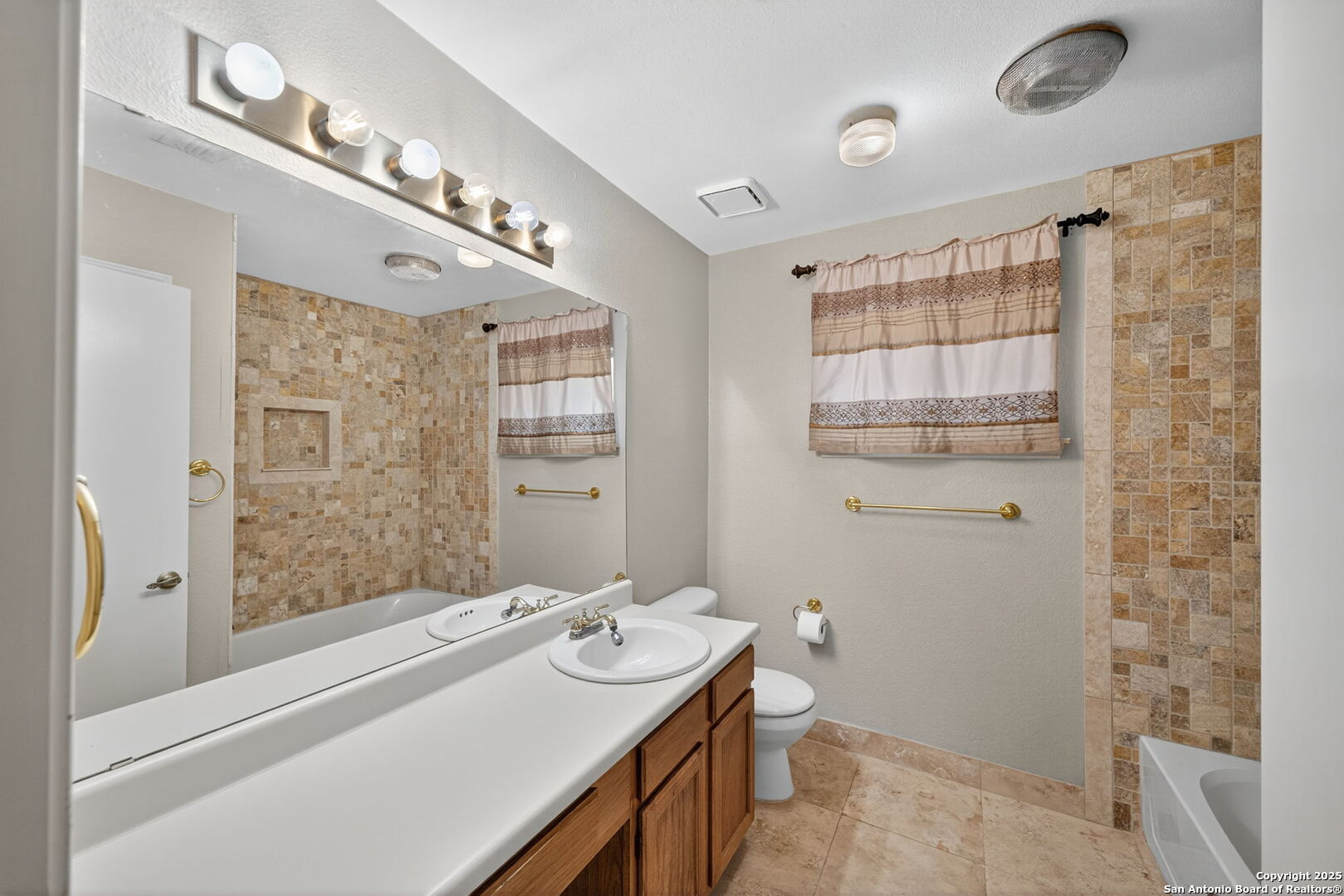 13610 Forest Rock