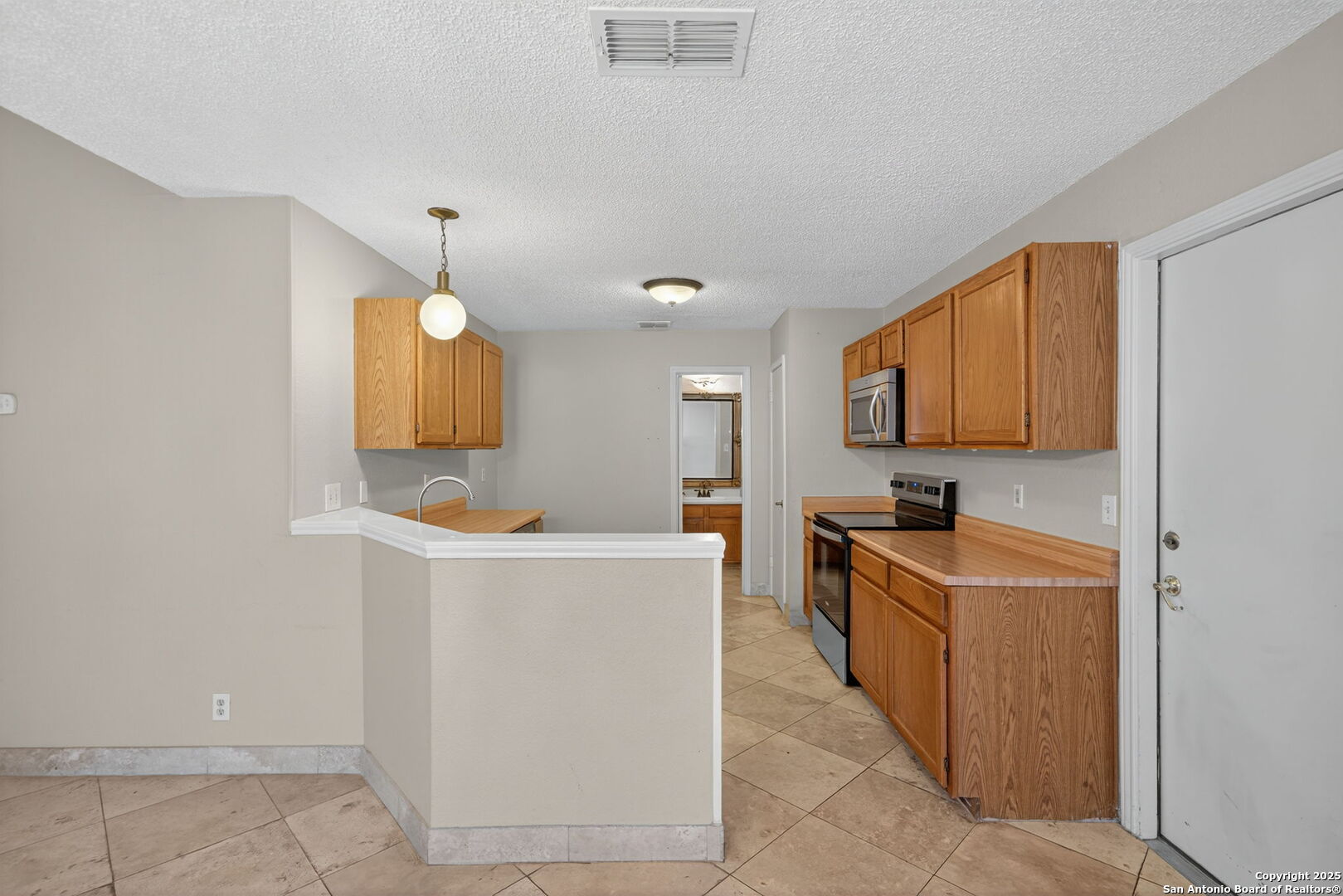 13610 Forest Rock